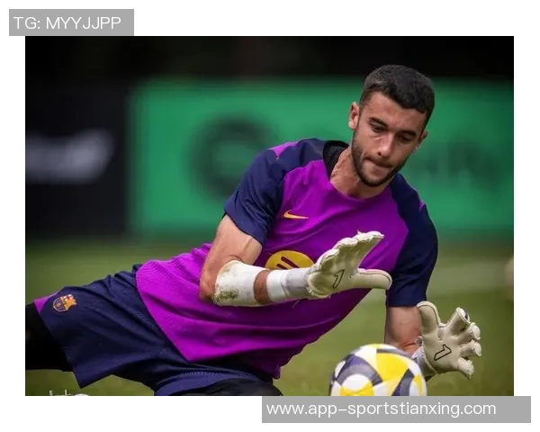 老友重聚感人瞬间佩尼亚福特赛后与巴萨昔日队友深情拥抱