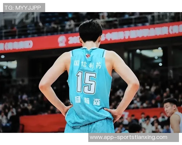 高倍镜下的杨瀚森展现邓肯风采但三分球需加强训练提升表现